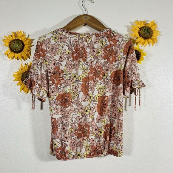 Naïf NWT Floral Retro Slit Tie Ruffle Short Sleeve Blouse Size Medium Women’s - Picture 4 of 9